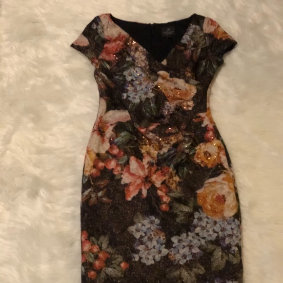 Dress - Picture 7 of 7